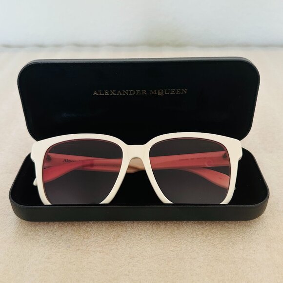 π― Authentic ποΈ Alexander McQueen 56MM D-Frame Square Sunglasses, White Color - Picture 5 of 12